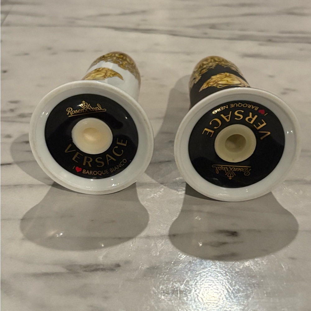 Authentic Versace salt & pepper shakers  never used - Picture 3 of 7